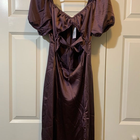 Beautiful Open Front Tie Dress - Picture 1 of 4